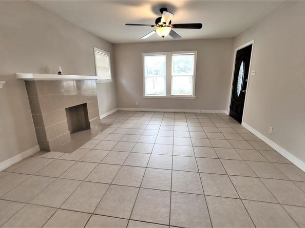 5009 N Main Street, Houston TX 77009