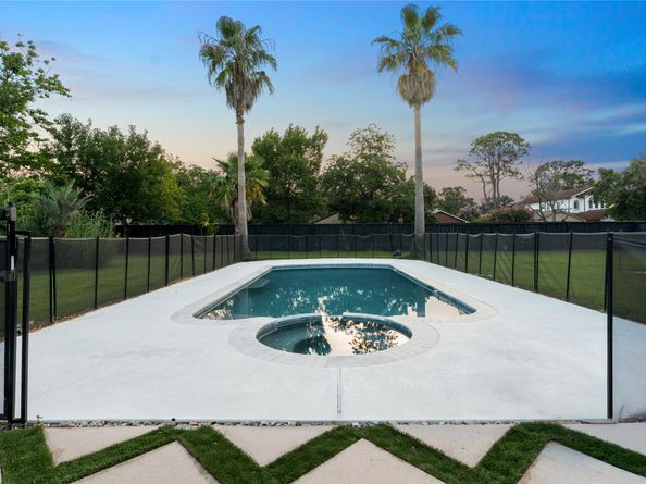 9115 Poco Road, Houston TX 77080