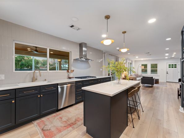 9115 Poco Road, Houston TX 77080