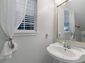 507 Firnat Street, Houston TX 77022