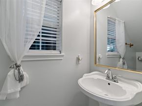 507 Firnat Street, Houston TX 77022