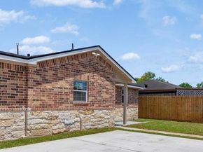 9003 Ledge Street, Houston TX 77075