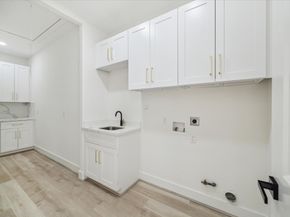 304 Enid Street, Houston TX 77009