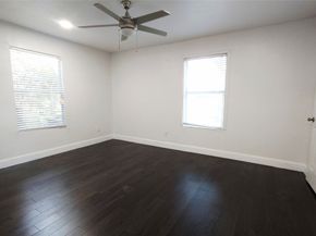 5231 Lyndhurst Drive, Houston TX 77033