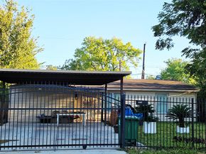 5231 Lyndhurst Drive, Houston TX 77033