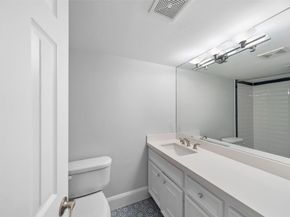 1621 Heights Boulevard 3, Houston TX 77008