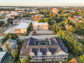 1621 Heights Boulevard 3, Houston TX 77008