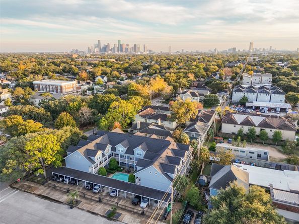 1621 Heights Boulevard 3, Houston TX 77008