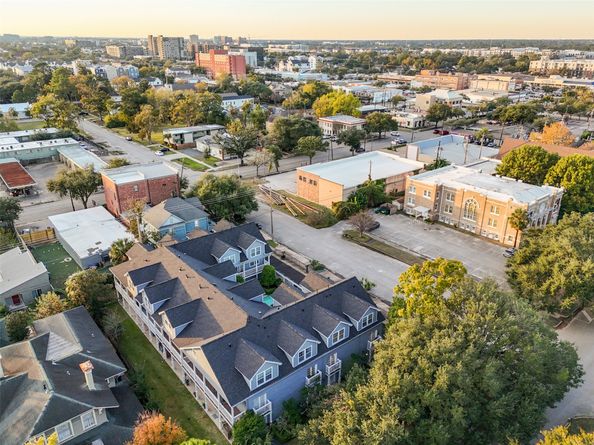 1621 Heights Boulevard 3, Houston TX 77008