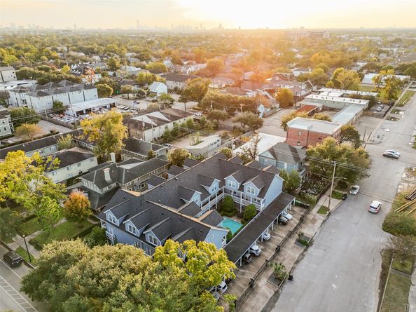 1621 Heights Boulevard 3, Houston TX 77008