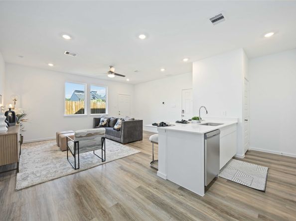 3302 Willshire Stone Street, Houston TX 77091