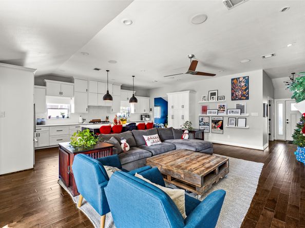 8422 Academy Street, Houston TX 77025