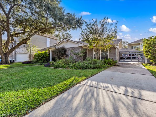 8422 Academy Street, Houston TX 77025