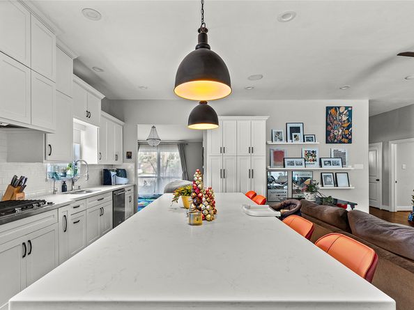 8422 Academy Street, Houston TX 77025