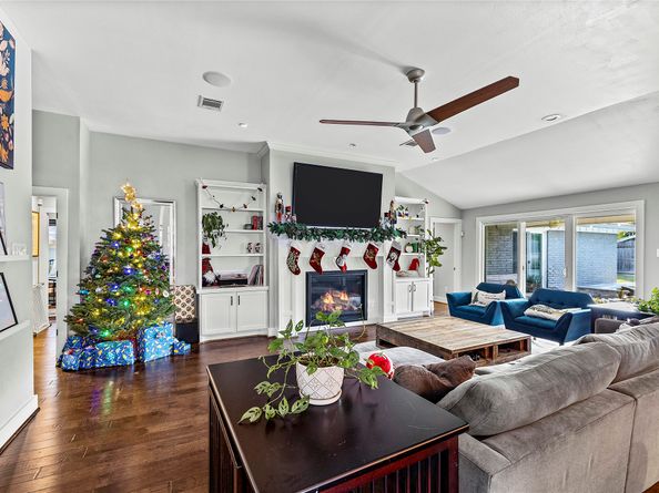 8422 Academy Street, Houston TX 77025