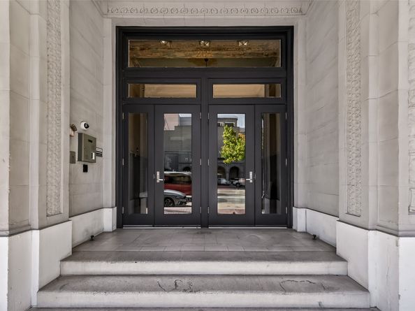 204 Travis Street 2B, Houston TX 77002