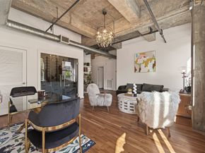 204 Travis Street 2B, Houston TX 77002