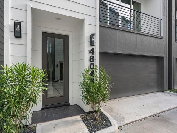 4804 Elysian Street B, Houston TX 77009