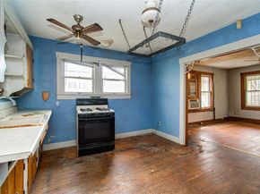 5721 Parker Road, Houston TX 77016