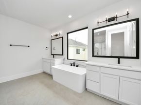 12010 Royal Oaks Banner Way, Houston TX 77082