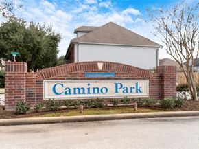 1405 El Camino Village Drive, Webster TX 77058