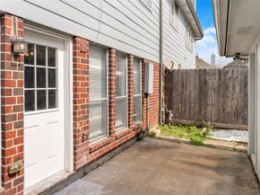 1405 El Camino Village Drive, Webster TX 77058