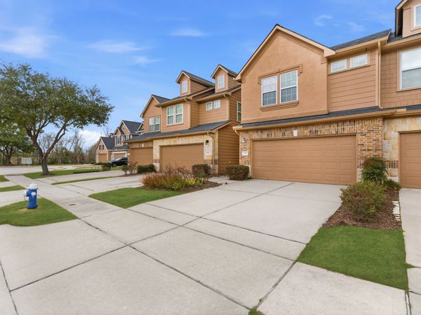 12927 Iris Garden Lane, Houston TX 77044