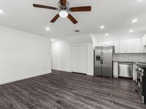 8631 Peachtree Street, Houston TX 77016