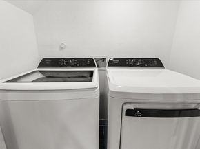 8631 Peachtree Street, Houston TX 77016