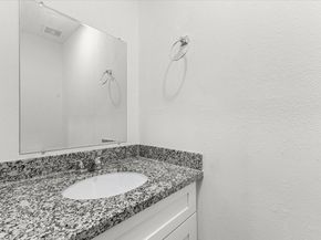 8631 Peachtree Street, Houston TX 77016