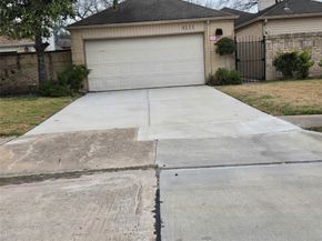 4111 Knoll Glen Drive, Houston TX 77082