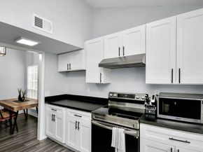 9809 Richmond Avenue B13, Houston TX 77042