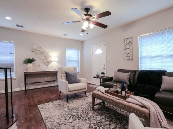 4609 University Oaks Boulevard, Houston TX 77004