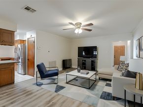 402 Fintona Way, Houston TX 77015