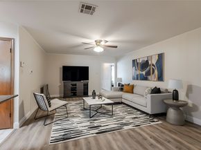 402 Fintona Way, Houston TX 77015