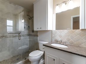 402 Fintona Way, Houston TX 77015