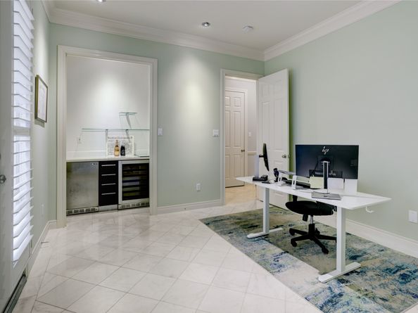 170 Oak Place Drive, Houston TX 77006