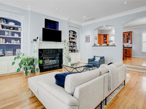 170 Oak Place Drive, Houston TX 77006