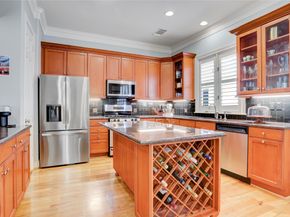 170 Oak Place Drive, Houston TX 77006