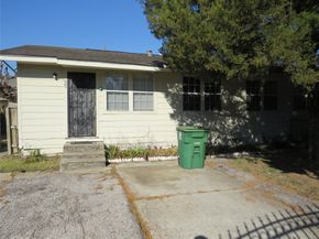 8319 Garland Street, Houston TX 77017