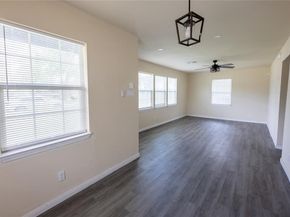 4942 Bataan Road, Houston TX 77033