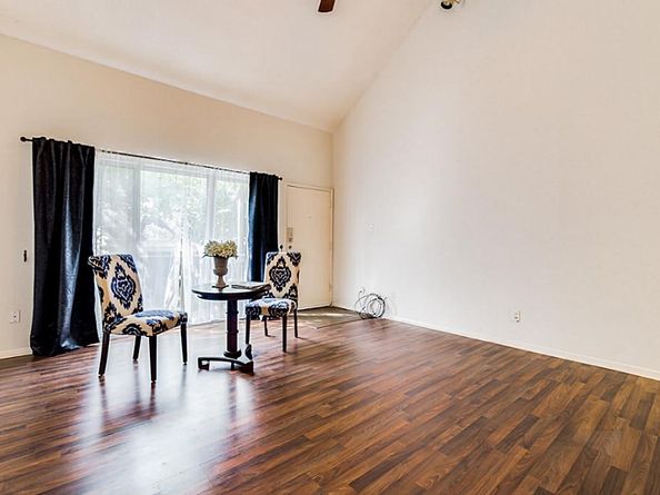 2100 Tanglewilde Street 296, Houston TX 77063