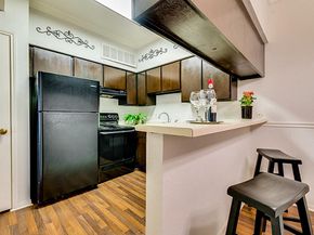 2100 Tanglewilde Street 296, Houston TX 77063