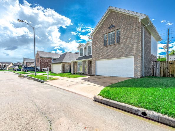 13547 Pasa Robles Lane, Houston TX 77083