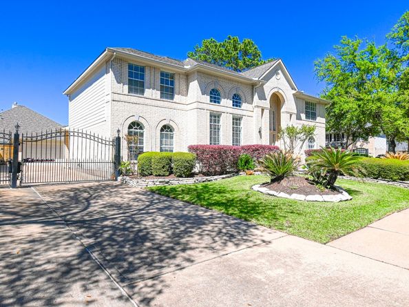 16602 Blue Vista Drive, Houston TX 77095