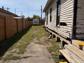 118 Van Molan Street, Houston TX 77022