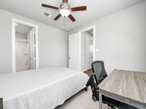 5720 Petty Street, Houston TX 77007