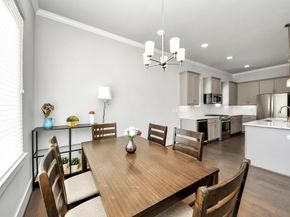 5720 Petty Street, Houston TX 77007