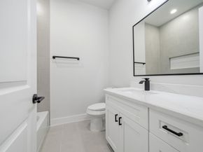 328 Janisch D, Houston TX 77018