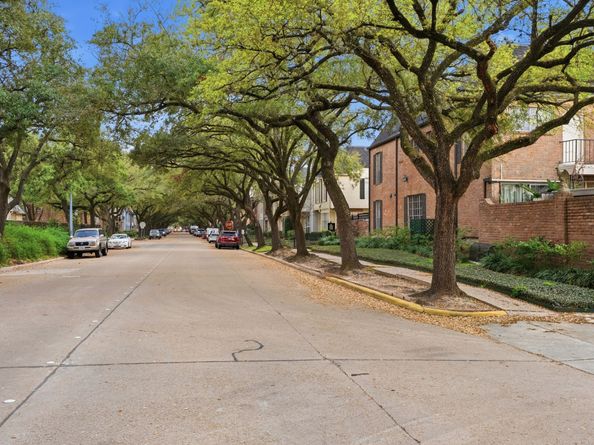 409 N Post Oak Lane 409, Houston TX 77024